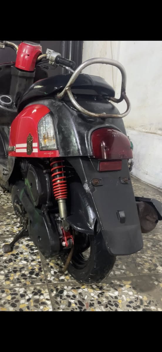 سلام عليكم دراجه ماكس بوليس للبيع اللون احمر الدراجة شلعه اشكد الكاع وسرعه وخير من الله على ايدي الدراجه نظيفه وحلوه وشرط احله من الصور  وكهربائياتها ممتازة 
مكاني مكاني كربلاء حر الصغير 
السعر 875 وبيها مجال
***********
