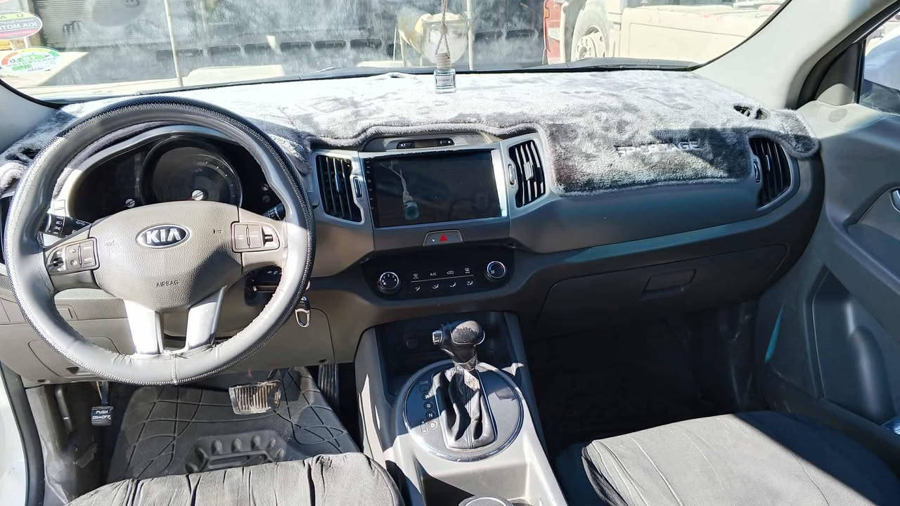 السلام عليكم للبيع كيا سبورتج موديل 13 رقم أربيل تحويل أو وكاله بيها 4 قطع صبغ بدون  دواخل مكان سياره ديالى بعقوبة السعر 130 وبيها مجال لشراي يتصل ***********
