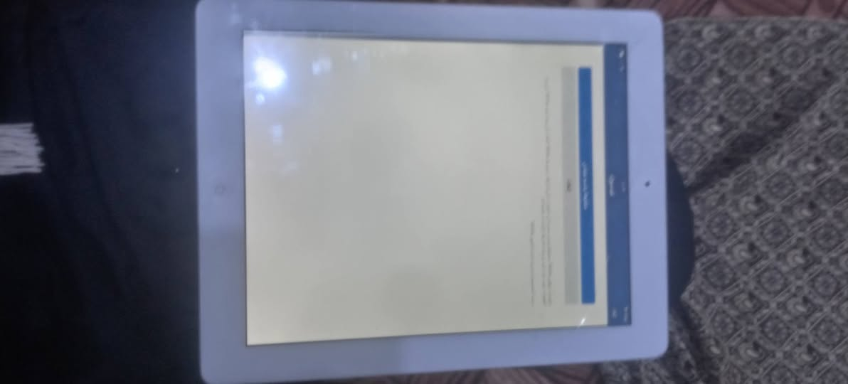 سلام عليكم ايباد ٦ ذاكره ١٦ ابيع جوم حديد اعيد وكرر جوم حديد اليباد شغال بي هواي العابمال اطفال رايده ب ٤٠ الف مكاني رميثه رقمي ***********
