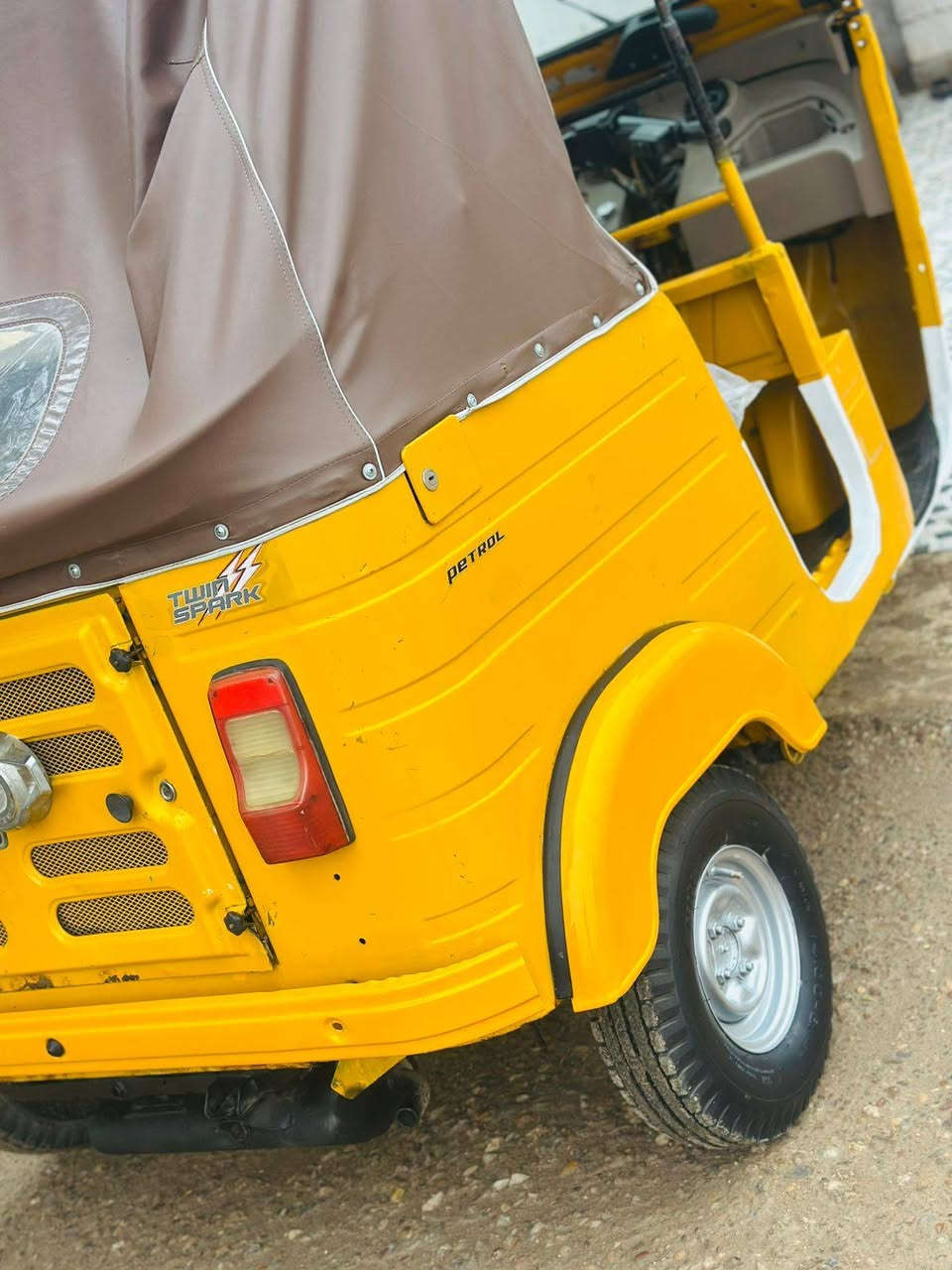 سلام عليكم تكتك لبيع 19 شهر11وكيل سيد خلدون تكتك كفاله ما عدا بارد بصيط  فقط باقي كفاله مكينه مكينه مكفوله تخم تاير جبلي جديد مكاني ميسان قضا ميمونه شراي ينتصل ***********
