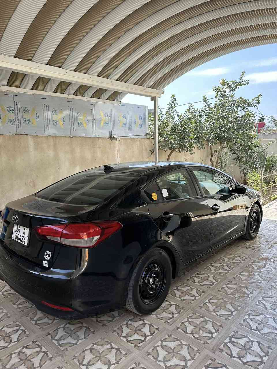 سلام عليكم كيه فورتي 2018 وارد أمريكي كفاله من الضربة وصبغ والفتح والبارد سيارة جاهزه تبريد ثلج حدادا كلها جديد تايرات جدد محرك دوش 2000ما مفتوح سنويه الحد 30 تحويل ثاني يوم عنوان البصره ابو الخصيب هاتف *********** سعر 115
