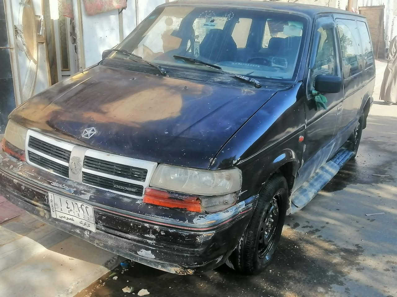 كرايسلر صالون احمر ماروني
موديل ١٩٩١
باسمي مداور مباشر 
استلام ارقام انكليزي مباشر  

محرك وكير كامري ما بيها اي نقص 
سياره تراي وين متريد. يرادلها فقط ترتيب خارجي 
السعر ٢٨ ورقه وبيها مجال قليل 
عنواني كربلاء 
***********
