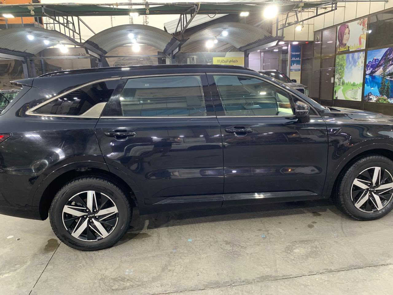 كيا سورينتو موديل 22 وارد امريكي 
الحادث موضح ب الصور
محرك 4سلندر تيربو 2500
7 راكب
سياره فول مواصفات للاخير
بصمه ،بانوراما، رادرات اماميه خلفيه جانبيه ، حساسات اماميه خليفه ، تبريد قطعتين ، كراسي جلد رياضيه منفصله تدفئه تبريد ، سايد بريد دكمه 5 وضعيات قياده فول تحكم قياده ومواصفات للاخير
سياره ما ناقصها برغي كلشي بيها جديد ترايك وين ما تريد، 
لوحه بصره وكاله تحويل كلشي حاضر بي
السعر 210 بيها مجال،
***********
