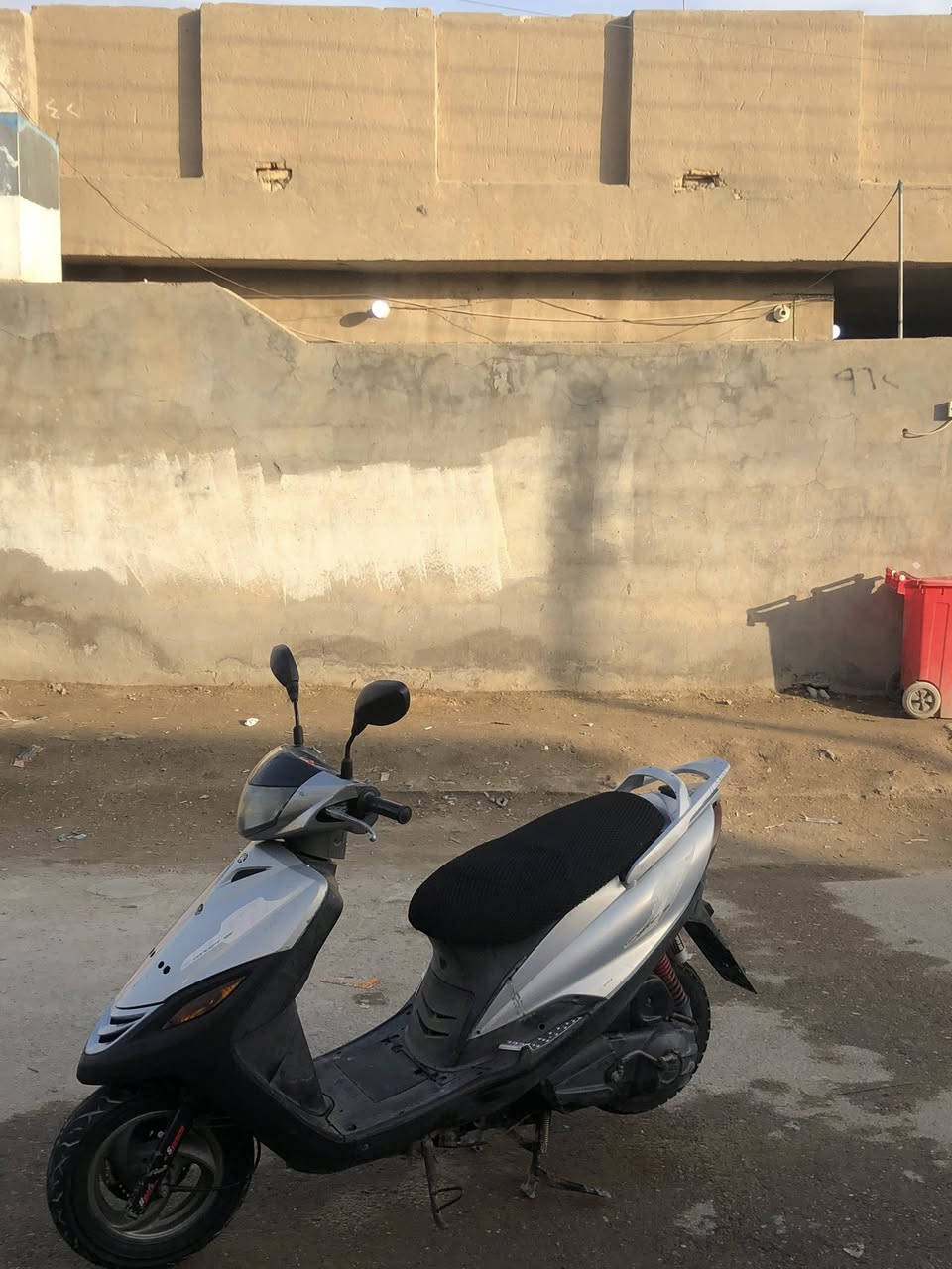 السلام عليكم ماكس ١٤٠
ختم واحد مكينه ناعمه شلعه معدل فول
كهربائيات كله شغاله
نقصه باتري بس 
تخم تاير زنون دراجه حيل نضيفه وشرط احلىً من صور 
لعنده مراوس حسب لقناعه ميخالف 
دراجه معروضه ب٣٥٠وبيه مجال 
مكاني بغداد ابو غريب لحصوه 
ملحه حيل مكينه وبراغي كله ملحه


**إذا كنت صاحب هذا الإعلان وتريد حذفه لأي سبب، رجاءا أرسل رسالة إلى الدعم الفني**