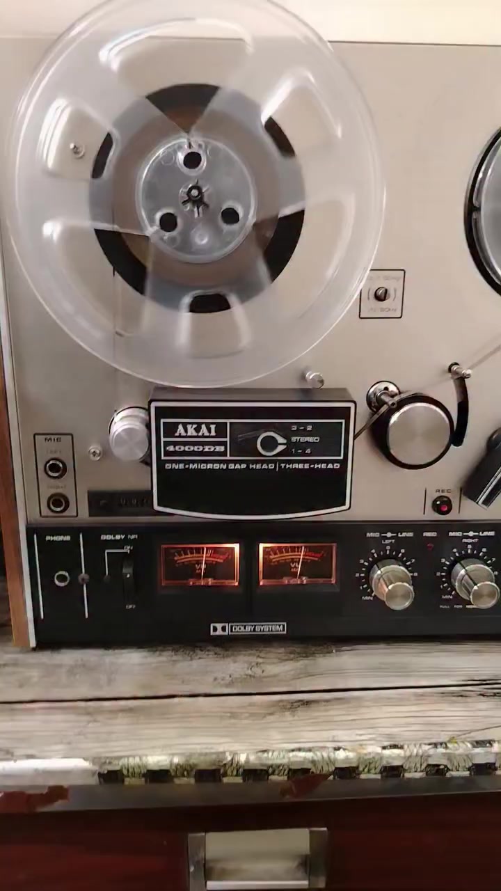 جهاز اكاي تيب جديد جدا 4000DBدولبي سستم تسجيل روعة وصوت نقي جدا السعر ٣٠٠وبي مجال المكان بغداد


**إذا كنت صاحب هذا الإعلان وتريد حذفه لأي سبب، رجاءا أرسل رسالة إلى الدعم الفني**