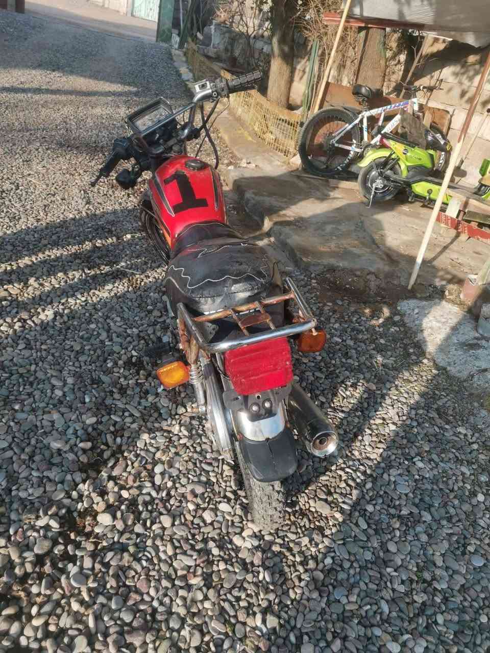 السلام عليكم
سيفان موديل ٢٠
محرك مفتوح
للمراوس ب ماطور شحن
(R9او اي ماطور شحن
حتى لو انطي فرق
***********
