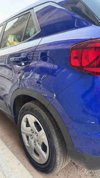 سلام عليكم هونداي فنيو رقم اربيل موديل 2022  حادثها موضح بالصور جاملغ وربع البنيد مصلح ما مبدل وبيها طخة بالجاملغ الخلف وشخط بالباب مواصفاتها كشنات تدفئة وتحكمات وكاربلي سعرها 128 مكانها بغداد حي تونس للاستفسار الاتصال على الرقم ***********@
