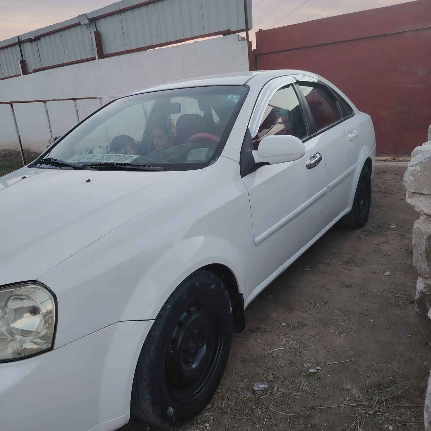 السلام عليكم للبيع رقم قادسيه 2011 سياره جاهزه ماتصرف عليه دينار 80 وبيه مجال قليل *********** مكان السياره بابل
