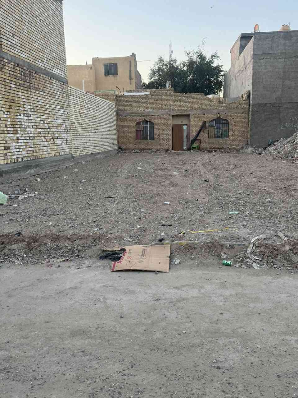 السلام عليكم قطعه ٢٠٠متر للبيع بلجريخي قريب على شارع النافذ  للاستفسار ***********
