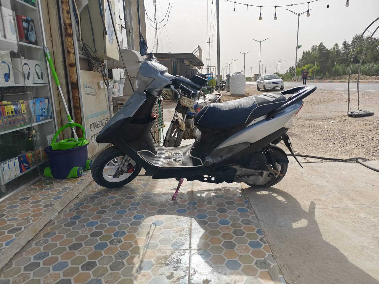 السلام عليكم ماكس عدله للبيع شلعه ومعدل فول
المحرك: 55
​الكهربائيات: كويل رياضي ماركة TWPO أصلي + عقل رياضي (أبو النمر) 
​المنظومة: كاربريتر جديدة + فاكيوم بنزين جديدة
​نقل الحركة: كلتشات أمامية وخلفية جديدة + قايش جديد
​ صوندات بنزين + فلتر رياضي 
الدراجه مكفوله من كلشي عليها ادامه كامله نقص واحد متلكه بيهاا بس السلف يحتاجله دشلي

مراوس فقط ب ثلعب او GTR
المكان بغداد ***********
