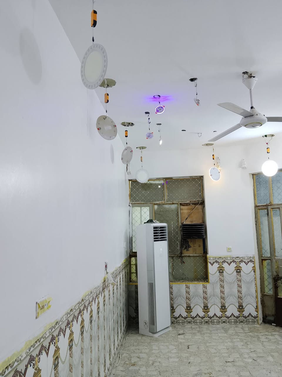صباغ داخل وخارج ومعالجه الرطوبه عملي بغداد فقط ***********
