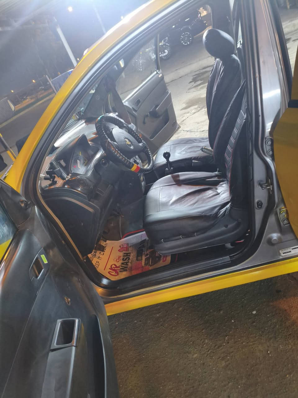 افيو موديل 2009محرك أسترا كاربون بانزين  طخم تايرات كلو جدد اي ضرر مبيها رقم نينوى نكليزي عليها هيئه 90الف عل مشتري غرامه 0️⃣ كير شرط بس سعر 58بس المحرك يردله تعميره اشيلك 3اوراق مال تعميره لا صرف ولا نفخ شرط الرقم ***********
