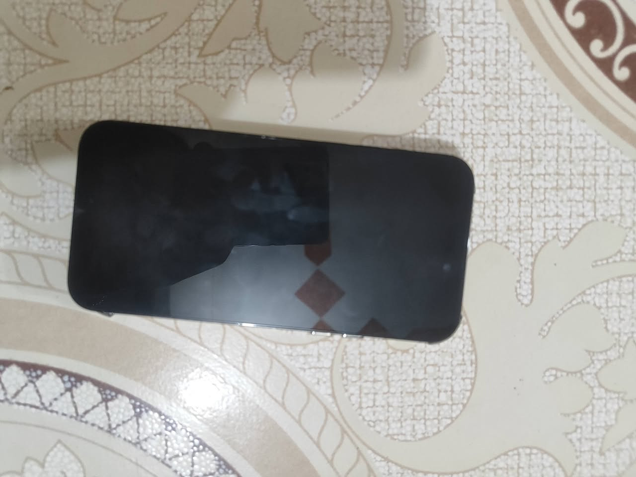 ايفون 14برو ماكس ايسم
جهاز نظيف فقط شاشه اصليه مبدل 
بطاريه 81بلاديه 
ملحقاته كامله 
سعر خاص 
***********
