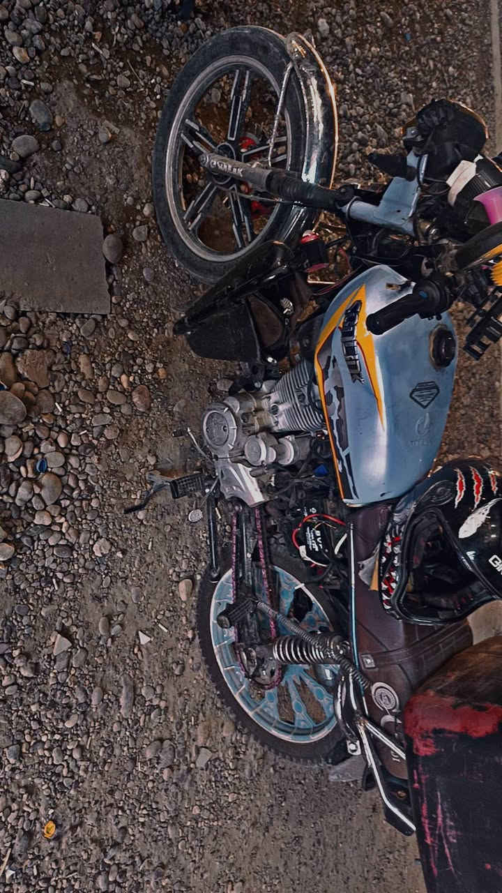 دراجه ايراني 200cc
كلجات جديدة شلعه معدل 
بريكات فول
دبلات خلفي امامي شغال
تايرات جدد كهربايات شغاله هندر سلف
بس لمكينه كايمه ودشبول ميشتغل باقي دراجه مكفول
رايده ب350 مكاني بغداد كرخ ***********
