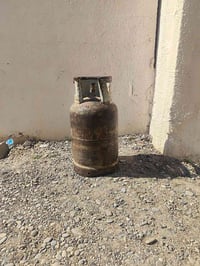 ورحمه الله وبركاته اخوان يوجد قناني غاز للبيع سعر القنينه 48 قفل العرض...