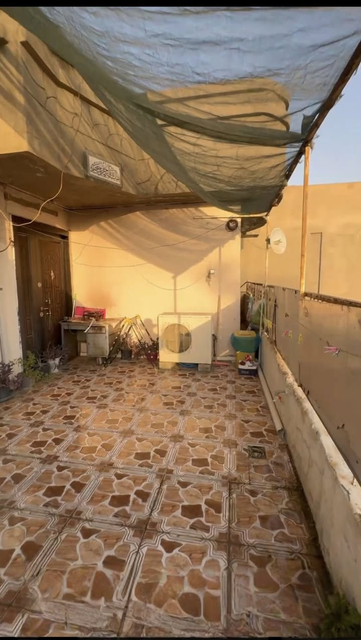 مكتب السيد للعقارات 🏡

🔹 للبيع – دار تجاري طابقين ( يصلح ك مجمع طبي او مدرسه او روضة او مجمع سكني ) 🔹
📐 المساحة: 300 متر
📍 الموقع: حي الواسطى – مقابل محطه السلام 
✅ بناء قديم والطابق الثاني حديث – جاهز للسكن – تشطيب راقي
💯 فرصة مميزة للتمليك
💸 #بسعر_مغري_جدا- ومناسب -جدا

📞 للاستفسار:
📱 ***********
📱 ***********

📌 عنوان المكتب:
حي الواسطي - قرب حسينية جعفر الصادق
