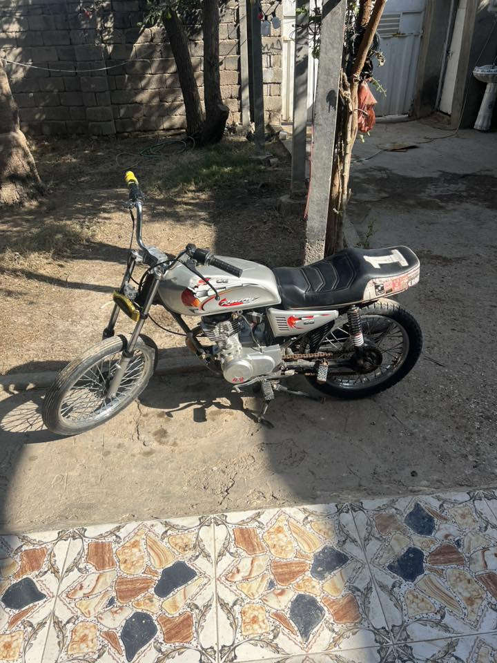 سلام عليكم دراجه البيع نضيفه مكينه بيام تعمير كله 25الشاصي مديل 2016سعره 650 دراجه أوراق اصولي بكاني كوت حي الحكيم رقمي ***********
