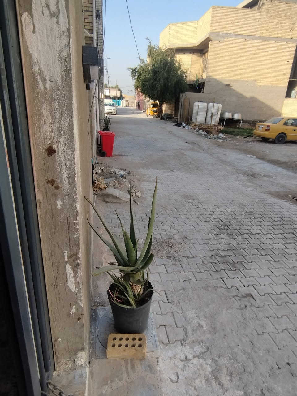 سلام عليكم دار البيع 100م طابق ونص دوانم شارع بيت حجي عنيد وره سجه واجهه 5نزال 20بناء جديد السعر 58 الاتصال ***********
