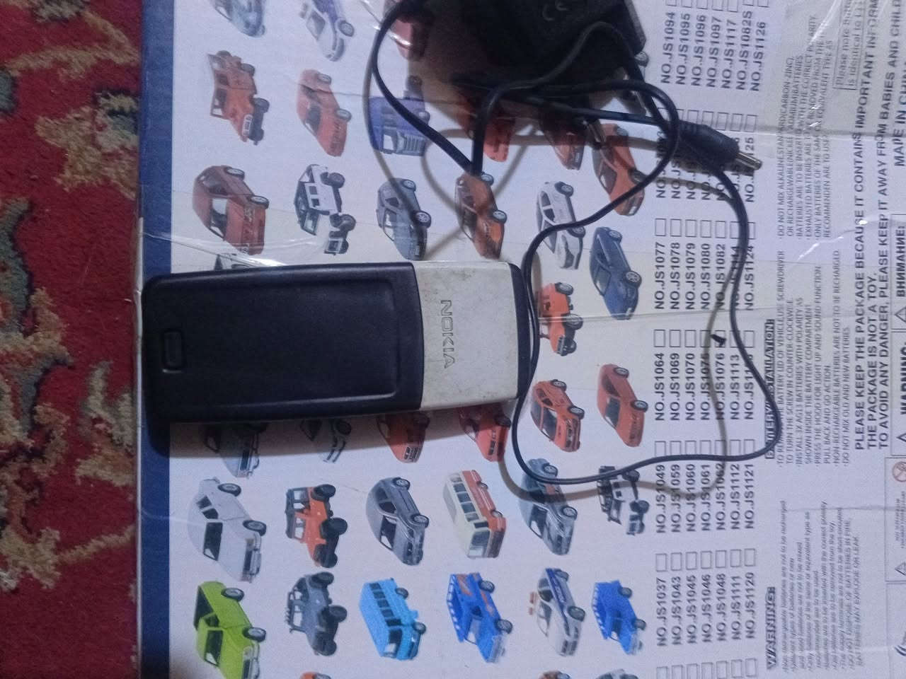 نوكيا شرط اصلي قديم مستعمل قليل 
ساعه ناطقة شغال بالكامل

سعره 20 الف 
يوجد توصيل


**إذا كنت صاحب هذا الإعلان وتريد حذفه لأي سبب، رجاءا أرسل رسالة إلى الدعم الفني**