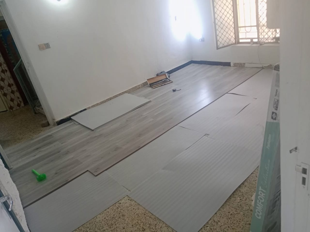 🔥 عندنا كل شي تحتاجه لأرضيتك!
باركيه خشب بـ كل الألوان — فاتح، غامق، بيج، رمادي، طبيعي وأكثر 🎨
جودة عالية + أسعار تنافسية + توصيل ولوازم تركيب
🇳🇱 ونوفر إجارة كادر هولندي محترف للتركيب بدقة عالية
📩 راسلنا أو اتصل بنا ***********وخبرنا مساحتك ونجيبلك العرض المناسب!
