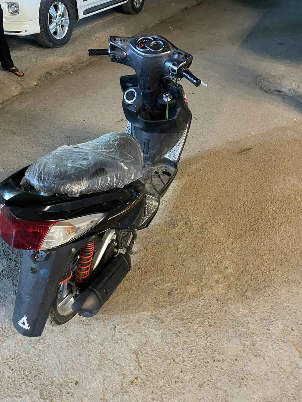 دراجة سكنس كوري كابريتر داجة بلادية سلف هندر مكينة مكفولة السعر 600 وبيها مجال بسيط 
المكان بغداد الشعلة ***********
