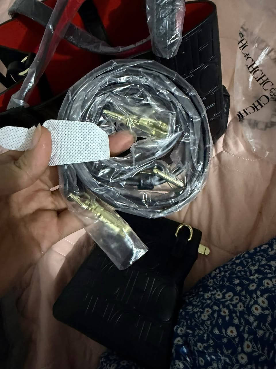 السلام عليكم
جنطه ماركه عالميه وحلوه ونازكه ومرتبه


**إذا كنت صاحب هذا الإعلان وتريد حذفه لأي سبب، رجاءا أرسل رسالة إلى الدعم الفني**