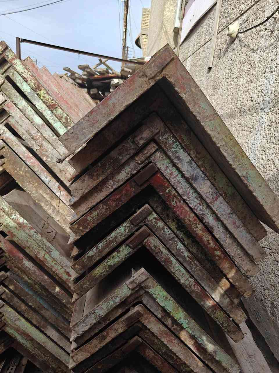 دنك 50*25 3️⃣ متر للبيع نضافه 90 بلميه  
بأسعار مناسبه
