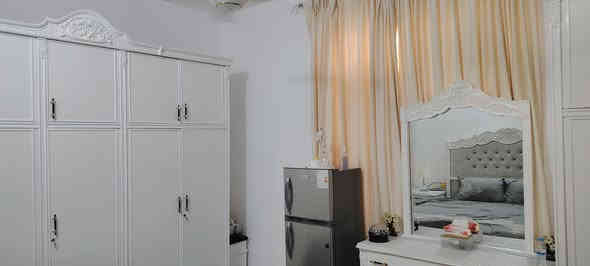 بيت لبيع طابو صرف حر في نهاية شارع البريد الحمزه الشرقي  ركن مساحه ٢٢٠ يحتوي ع ٣ غرف نوم وبراني وصاله كبار
بناء جديد سنه 2021
استفسار الرقم ***********
