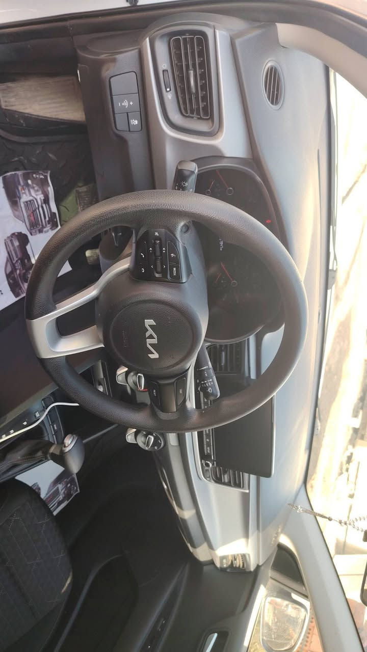 كيا ريو للبيع  موديل 23 ضرر دعاميه تبديل فقط بدون دواخل جدا نظيفه السعر 135  للتواصل ***********
***********
