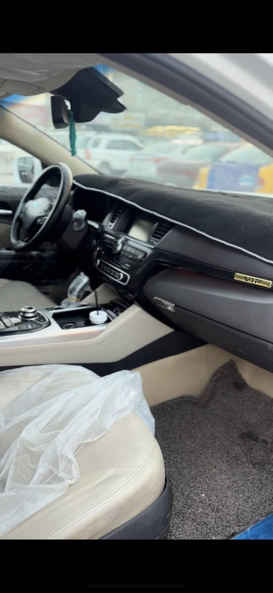 كيا كوريس 2013  فئة اولى جكات مرجعها دبل  

مكفولة من الصبغ  بيها بارد 4 اصابع.  Xxxx

علما بيها ضعف عزم  ماعندي مجال اسويها 
ينزل من سعرها

الموصفات البيها معروفه  الفئة الاولى  مفوله تجي 
ماشيه 159 الف km

السعر 154

***********
واتساب ماعندك رصيد رمشلي واتصل عليك
