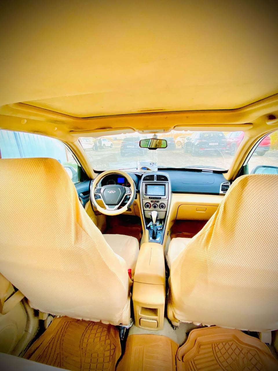 سلام عليكم
سياره شيري 
موديل 2015
كفاله عامه من ضربه والصبغ 
مكينه 2000بلاد
ماشيه 103000حقيقه 
سياره جديده وخير من الله 
تفاصيل اكثر ‏‪***********‬‏
