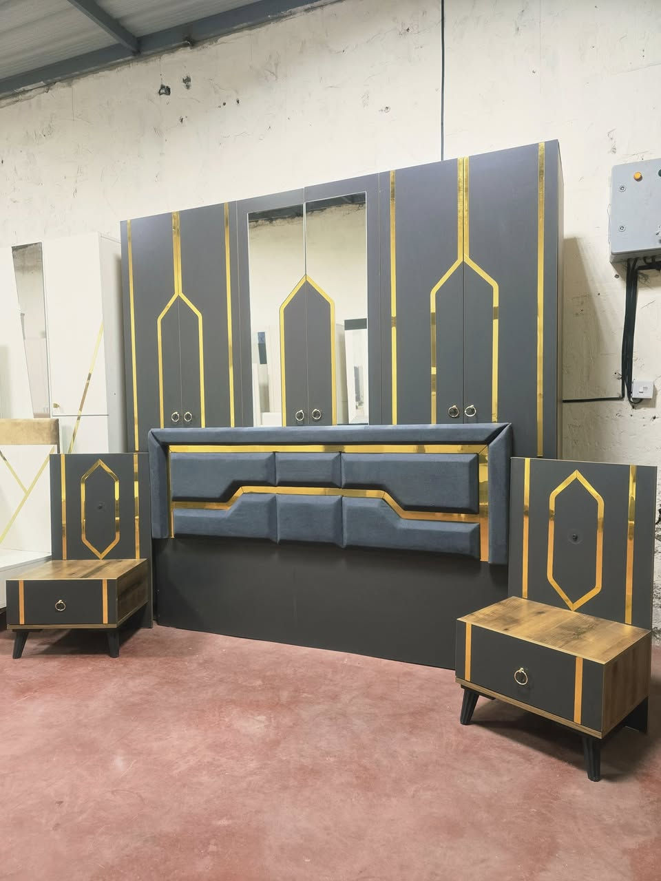 💗🔥 غرفة تركي مستخدم تخبّل 🔥💗
🛏️ 6 قطع كاملة
💯 نظافة 100%
🚪 نظام أبواب مرتب
💸 السعر 525 قفل
🪛 شد مجاني
🚚 نقل مجاني للحجز اخذ سكرين وتفضل واتس اب *********** تتوفر انواع الغرف
