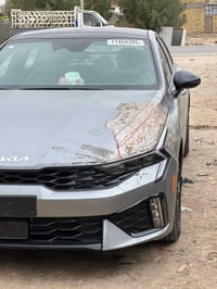 K5 GT LINE 2025 للبيع دخول جديد حادث كما موظح بالصور باقيله فقط صبغ ال...