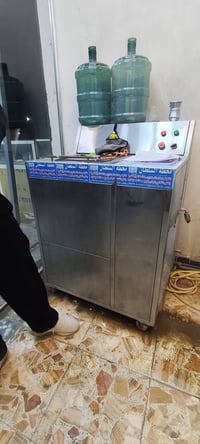 مكلف بالنشر السلام عليكم غساله + ميز ترس للبيع الغساله والميز سل ستيل ...