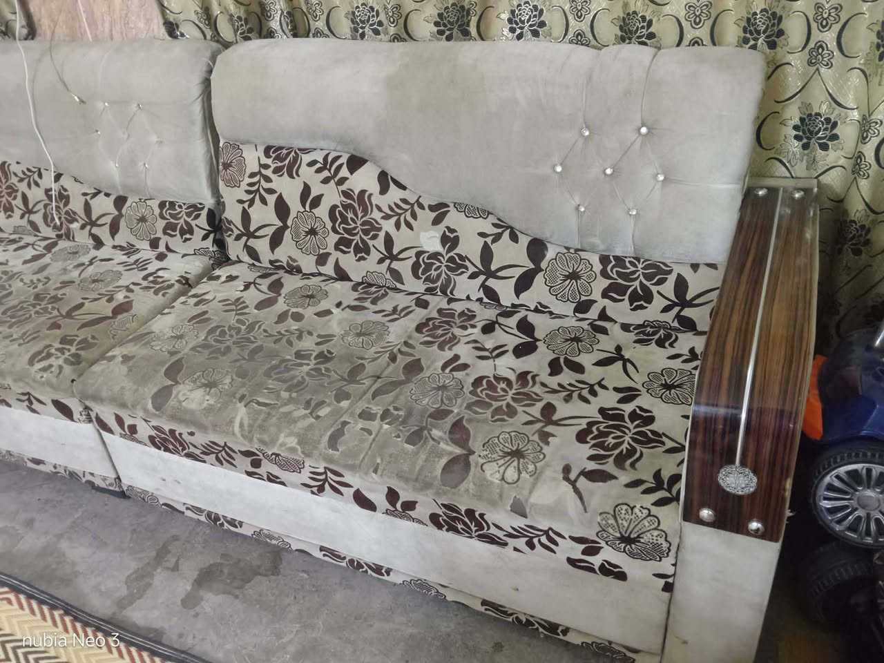 للبيع تخم 11 نفر نضيفات سعره 140 وبي مجال مكان ناحية العباسية حالة جيدة ومريح للاستخدام
 قماش نظيف وخالي من التمزگ مناسب للبيت أو المضيف التواصل خاص


**إذا كنت صاحب هذا الإعلان وتريد حذفه لأي سبب، رجاءا أرسل رسالة إلى الدعم الفني**