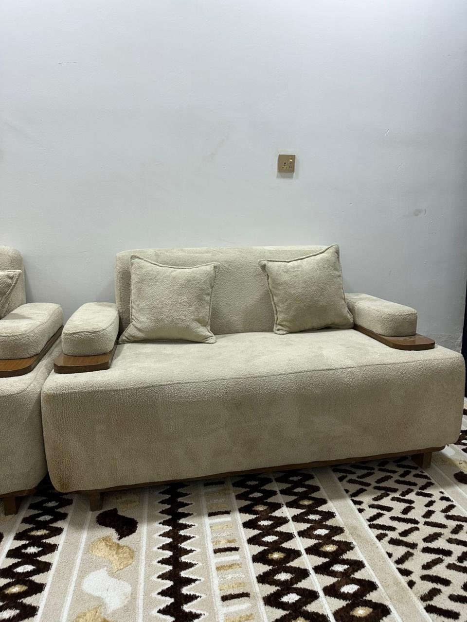 تخم بوهيمي جديد جداً استخدامه اسبوع واحد 
بغداد ***********       (850) الف وبي مجال
