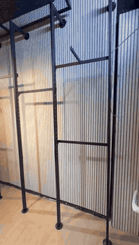 ستاندات ودنك لـ اصحاب محلات الملابس مستخدم شهر 1 ڪولش نضيفات بسعر مناسب *********** واتساب فقط
