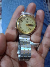 ساعة شغالة....قيم سعرهاا وأخذهااا 07723808819