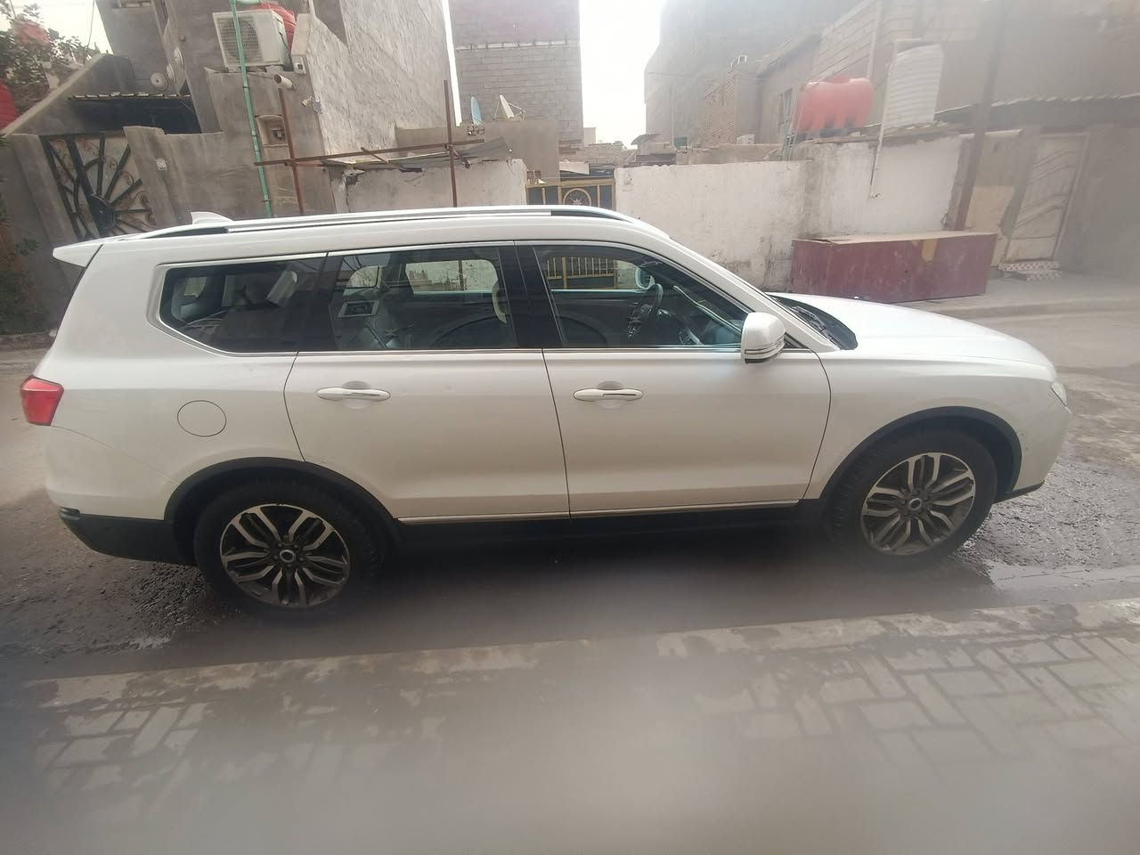 سلام عليكم سياره هافال للبيع  2018H7 فول موصفات  رقم بغداد باسمي  بيه باب سايق وجاملغ مصلحينه عل بارد وبيه خيط تبخير سياره 7 راكب الموقع بصره  
السعر 110 وبيه مجال قليل  
***********
