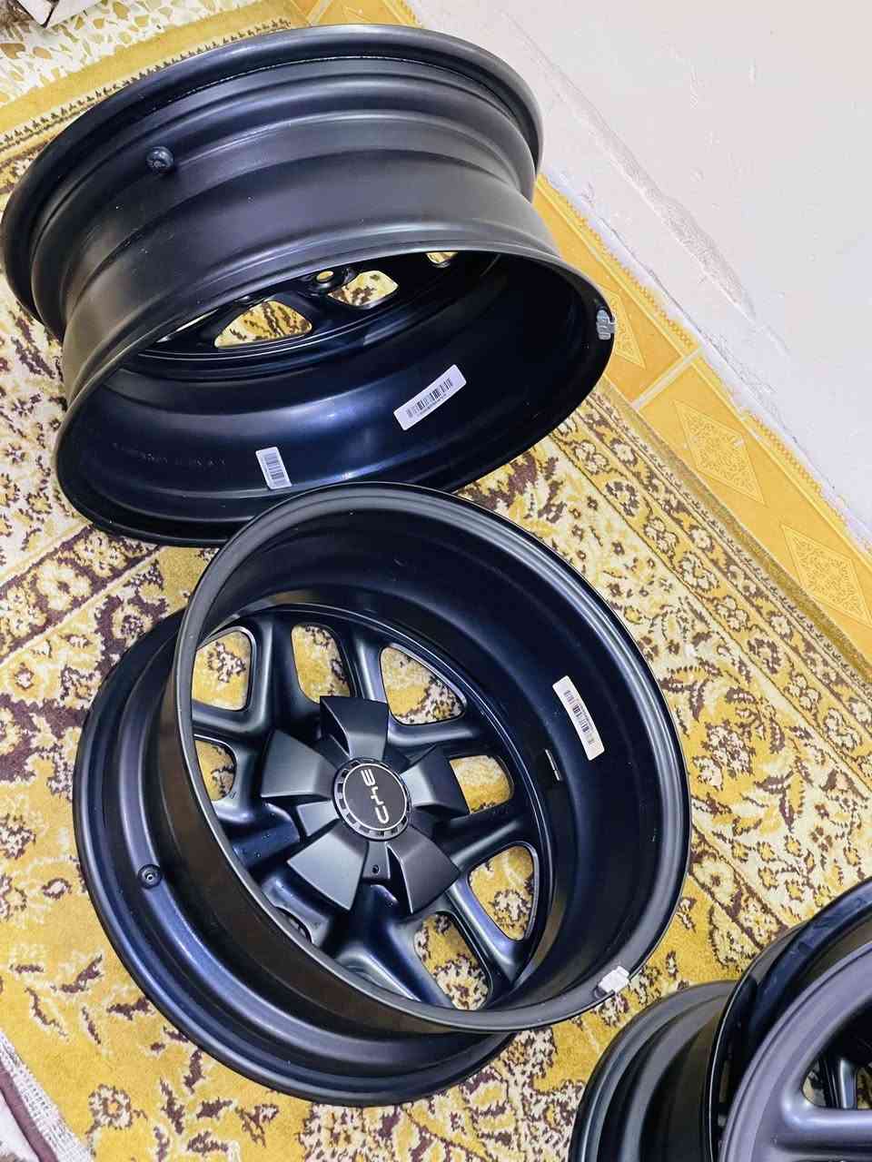 ويل كب اصلي سيل فايف مال سيارتي جديد لوك بلادي الشركه وزن ثقيل كامل
سعر الطخم 180 الف 
واذا تك ب 50 الف 
مكاني موصل الشراي خلي يتصل 
***********
***********
