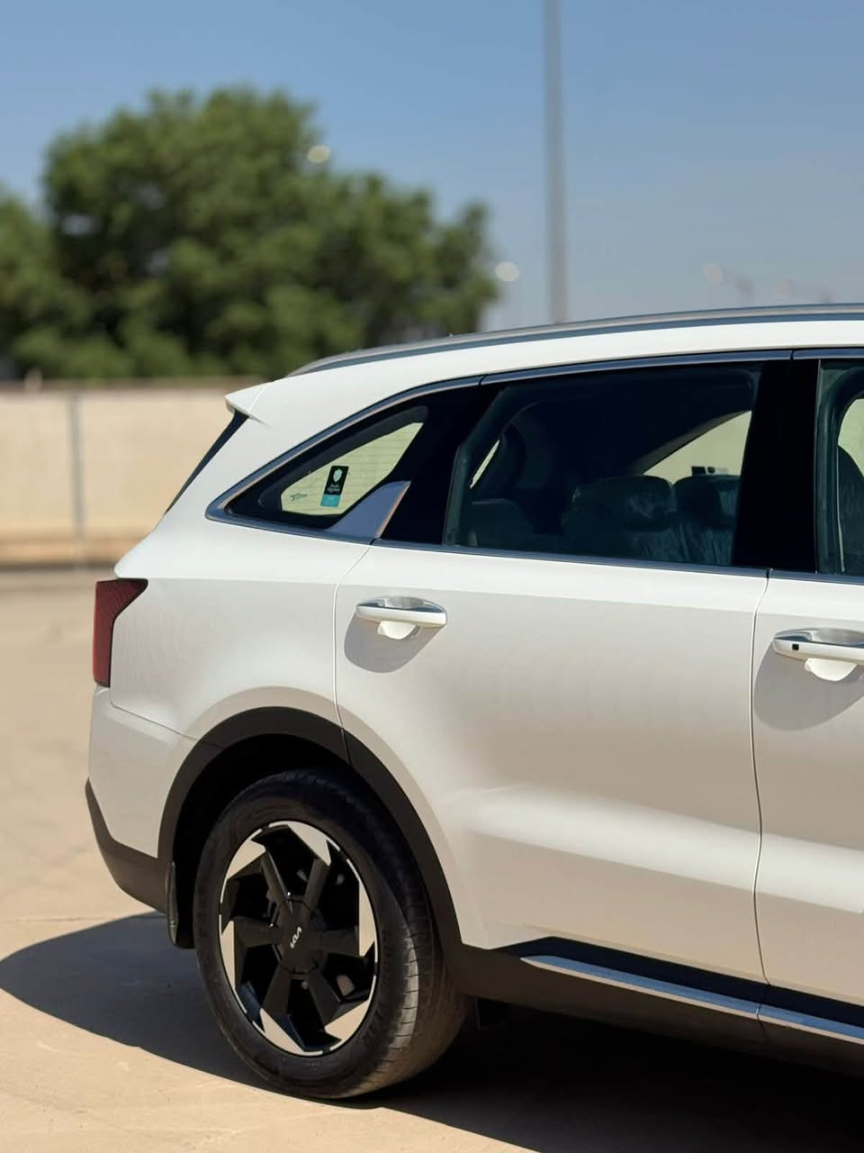 🚘 للبيع | كيا سورينتو 2024 – فول مواصفات 🚘
🔥 وكالة خليجية
✅ ضمان أكدال
📅 موديل 2024
🛣️ الممشى: 45,000 كم
💰 السعر: 29,000 دولار فقط

✨ المواصفات:
• فتحة بانوراما
• رادار ومثبت سرعة ذكي
• شاشة كبيرة مع Apple CarPlay وAndroid Auto
• تشغيل بصمة ودخول ذكي
• مقاعد جلد كهربائية
• شاحن لاسلكي
• نظام صوتي فاخر
• تحذير النقطة العمياء
• الحفاظ على المسار
• حساسات أمامية وخلفية
• باب خلفي كهربائي
• إضاءة LED كاملة
• جنوط ألمنيوم
• 7 مقاعد
• مكيف أوتوماتيك ثلاثي المناطق
• السيارة فول مواصفات

🚗 السيارة بحالة ممتازة، جاهزة للفحص والمعاينة، ولا تحتاج أي مصروف.
بغداد البياع

+964 790 132 0974
+964 771 788 1099


**إذا كنت صاحب هذا الإعلان وتريد حذفه لأي سبب، رجاءا أرسل رسالة إلى الدعم الفني**