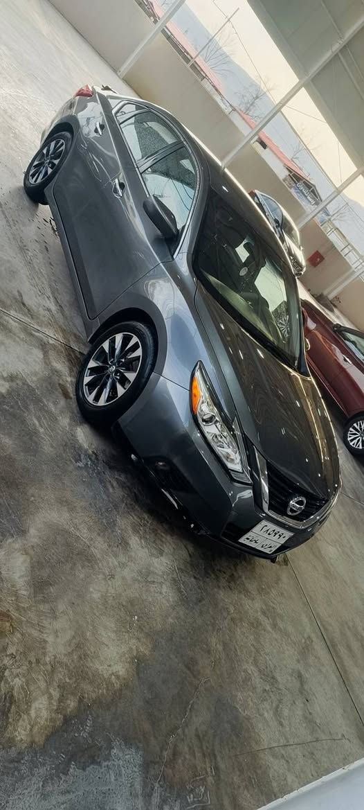 نیسان ئڵتیما کلین تایتڵ بێ بۆیاخ مۆدیل 2017 سە یارە کە لوکە بی شوخت بێ سارد 81 هە زار ڕۆیشتوە 107 گە ڵا مە جالیکی کە م زۆر تازە یە سە یارە کە *********** السليمانية, العراق
