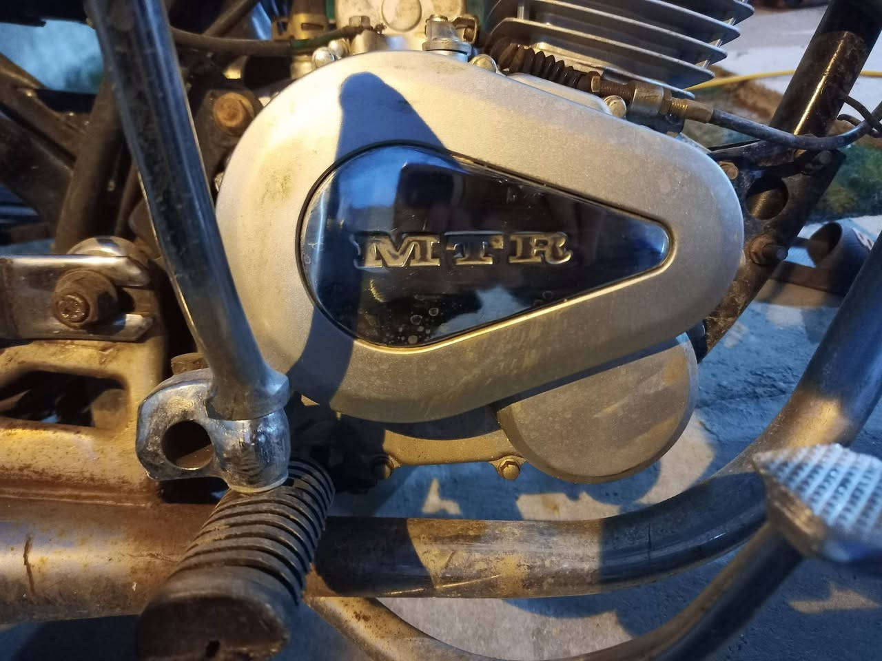 سلام عليكم فيوم بيها اوراق مزاد مال دوله
بيها محرك ستوته و تعمير جديد غراضها كله جديد عايزه ترتيب وشغلات بسيطه 
السعر 250 الف 
مكانها نجف *********** بي واتساب
