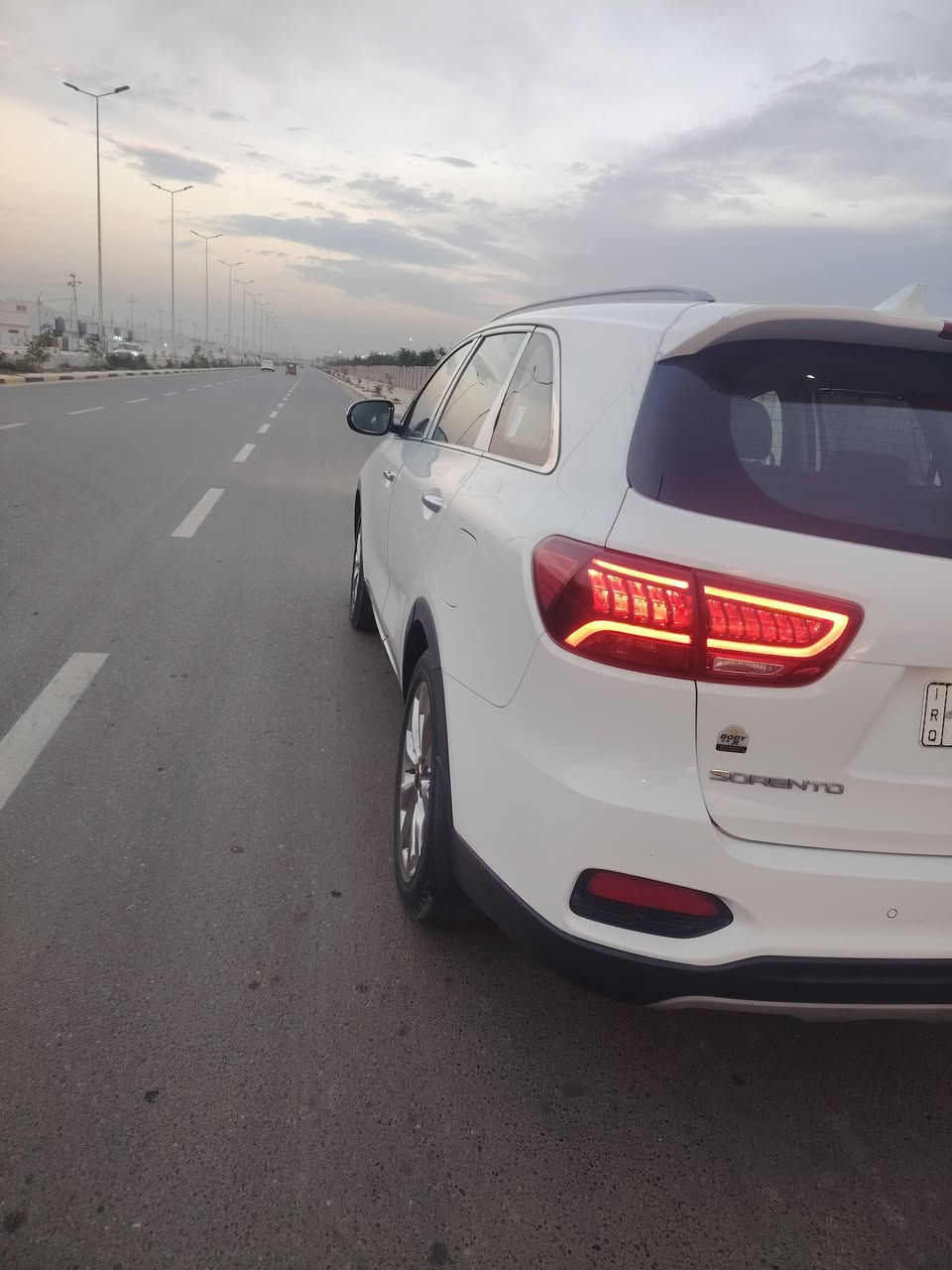 سلام عليكم  كيه سيرنتو فول  جيتي لايم
2019
ماشیه107الف 
كفاله عامه
سياره بسمي
سعر 275رقم مبايل***********
