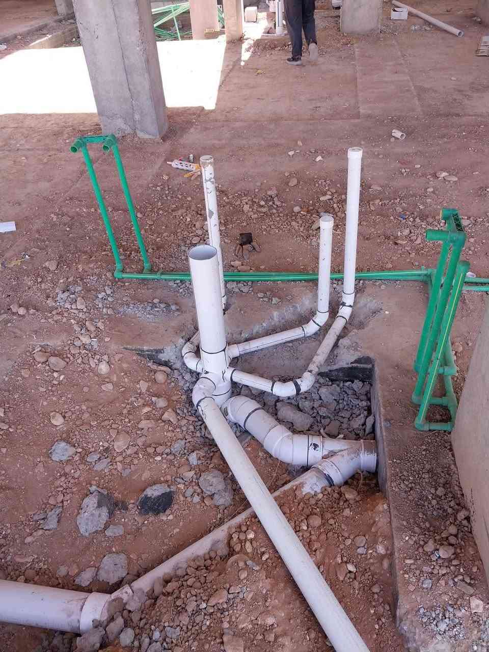 خلفة ماي ومجاري متفرغ لعمل بيوت ومجمعات سكنية 
‏‪0782 814 9881‬‏
