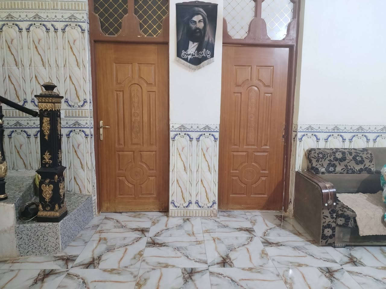 بيت للبيع – منطقة وردية خارج قرب أبو كيرة
مساحة 300 متر
بيت مرتب ومريح، بي حديقة ومساحة خارجية واسعة، مناسب للعائلة وسكن هادئ.
يتكون من:
غرفتين
صالة مرتبة
مطبخ
كَلدور
حوش وحديقة
كراج ومساحة خارجية واسعة
للاستفسار مراسلة الخاص أو الاتصال.
***********
