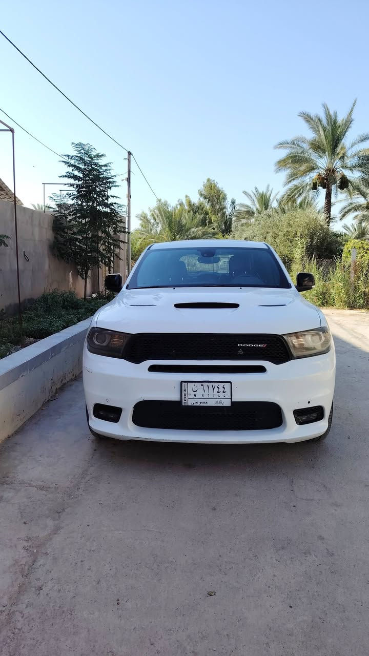 دوج دورنكو ٢٠١٩ RT BLACK TOP VIP
اقرأ التفاصيل كاملة... 
رقم بغداد فول مواصفات : 
محرك هيمي 5700 
بچم SRT  بنيد فتحات
٦ راكب 
تو ويل دفع خلفي المرغوب 
فتحة سقف
كشنات جلد vip سياحي {الكشنات الخلفية بيهن فرس وسطي} 
تشغيل عن بعد
باب الصندوق يفتح و يغلق عن بعد
كير طيارة
شفتات كير عادي بالستيرن
تدفئة وتبريد كشنات امامية خلفية مع تدفئة ستيرن
تبريد ٣ قطع
نظام سماعات هارمن كاردن متعدد
الكشنات الامامية اثنينهن كهربائيات 
و الاستيرن كهربائي
رادارات جانبية–خلفية ونقط عمياء
مرايا قلاب
حساس خلفي مع توقف ذاتي emergency
حادثها خفيف وصور الحادث بالتعليقات و بالعراق انرصعت باب السايق رصعة بسيطة وبدلتها تفصيخ بلادي نفس اللون بدون صبغ
مكان السيارة ديالى بعقوبة
السعر  ٢٣٨
وانتبه لمواصفاتها وتفاصيلها ولا تقارنها بالمهجومات او اللي بدون مواصفات 🤝🏻 
الرقم *********** و متوفر واتساب
يرهم مراوس ببيكم هايلوكس أو رام لون ابيض
