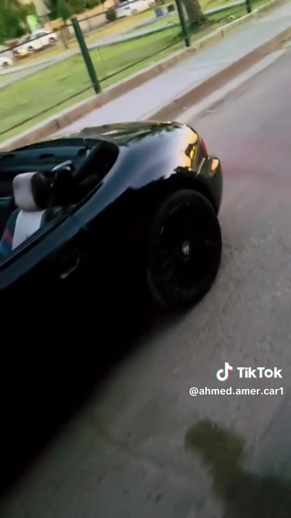 هذي كانت بين ايدي حولته الي تحفه جميله
*********** ابو سالي،في الاعظميه

نوع الصبغ ماكس ماير  متعدد الشذرات
