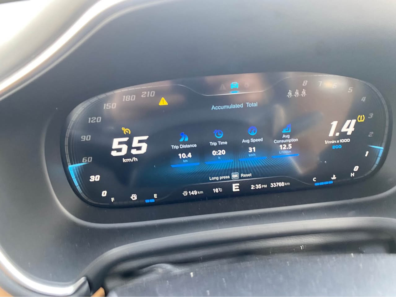 ام ج HS مەکینە گەورە ٢٠ تۆر  مودیلی ٢٠٢٢ فول فول موسەفات بە دوای نەقسی موسەفات مەگەری ٣٢ کم رۆشتوە زەمانی تاوەکو ٢٠٢٨ گیر ومەکینە وکارەبایی تەنها دەرگای دوای سایەق ساردی هەیە یەک دەستە نرخی ١٤٢ گەلا  بۆ پەیوەندی *********** سلیمانی السليمانية, العراق
