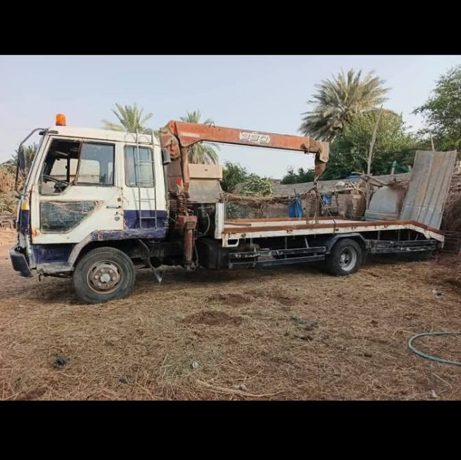 سلام عليكم للبيع لوري كرين فوسا محرك كير وكسل كلها شرط كهربائيات كلها شغاله تايرات  كلها جديد جاهز الشغل ماطور سحب سيارات ونج رفع بيار السعر 125وبيه مجال اخوان مكلف بل نشر ***********
